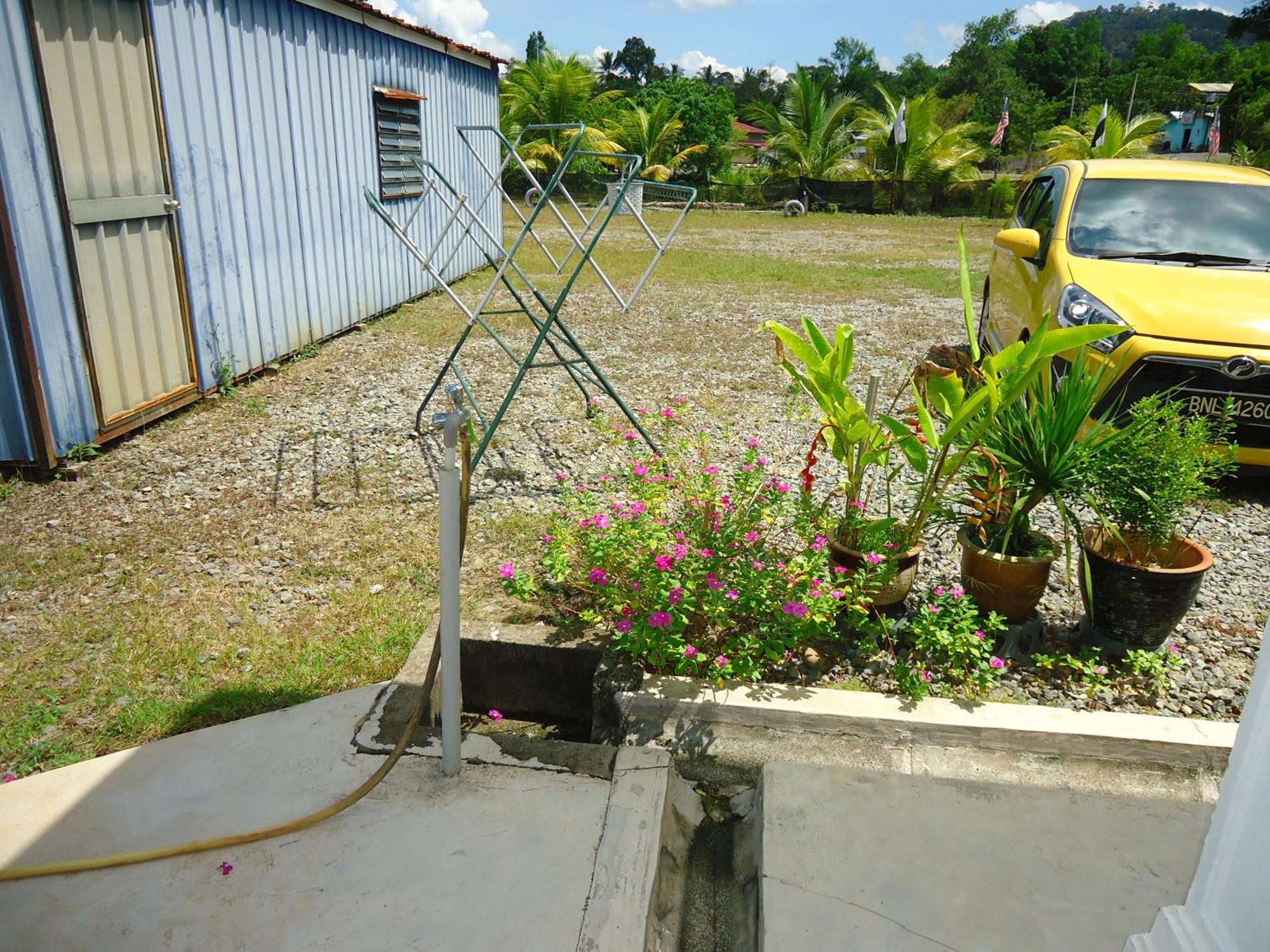 D'Pinggir Guest Room Kuala Tahan Exterior foto